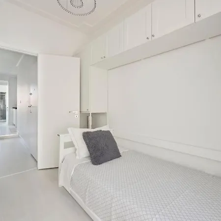 Bright Modern In Center With Ac Апартаменты