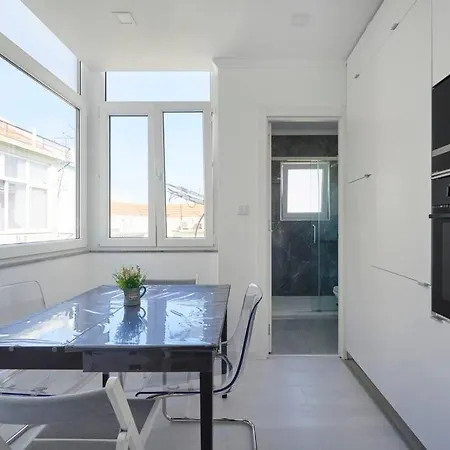 Bright Modern In Center With Ac 아파트 *
