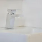 Bright Modern In Center With Ac *
