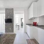 公寓 Bright Modern In Center With Ac